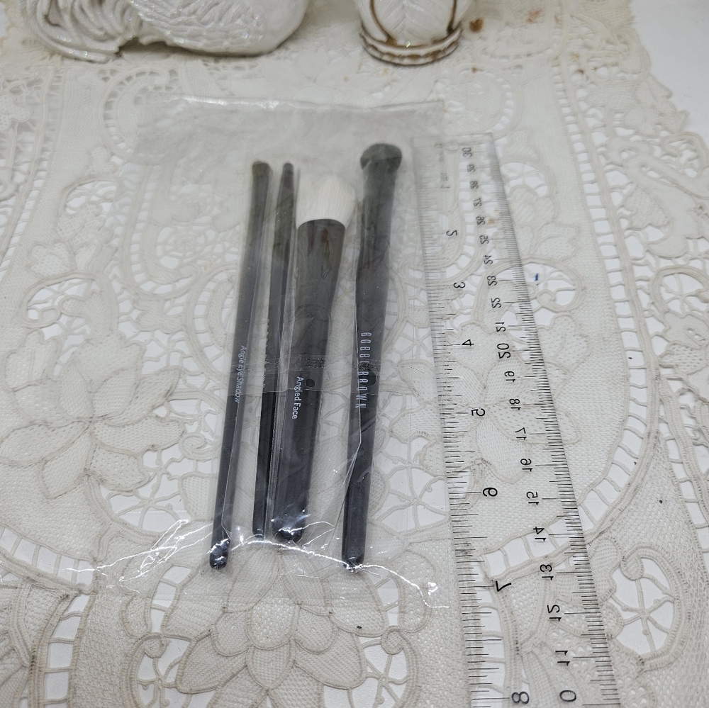Bobby Brown Brush 4Pc Travel Set New Clearance Sale Price Firm! - Picture 7 of 7